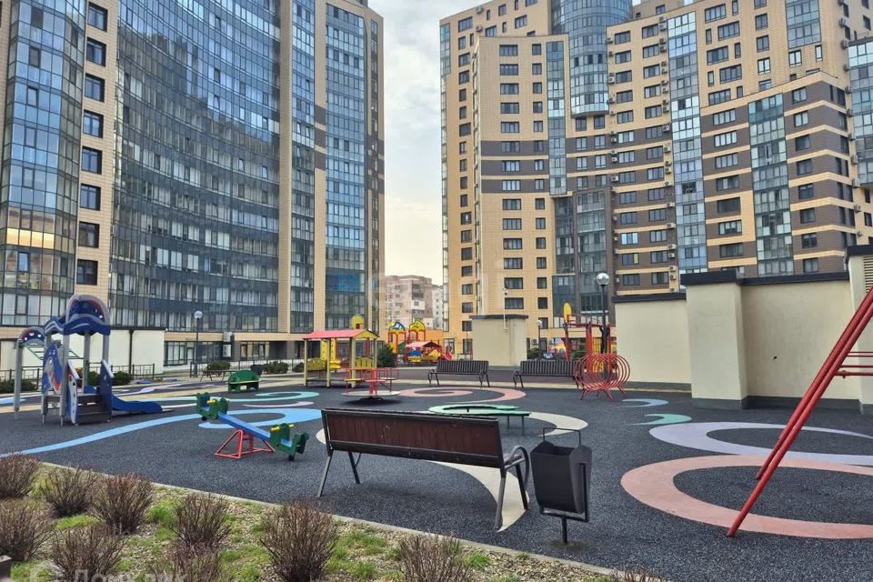 Продаётся 2-комнатная квартира, 103.9 м²