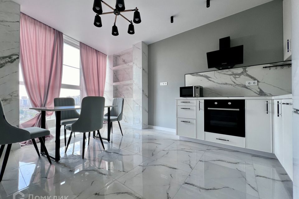 Сдаётся 1-комнатная квартира, 65 м²