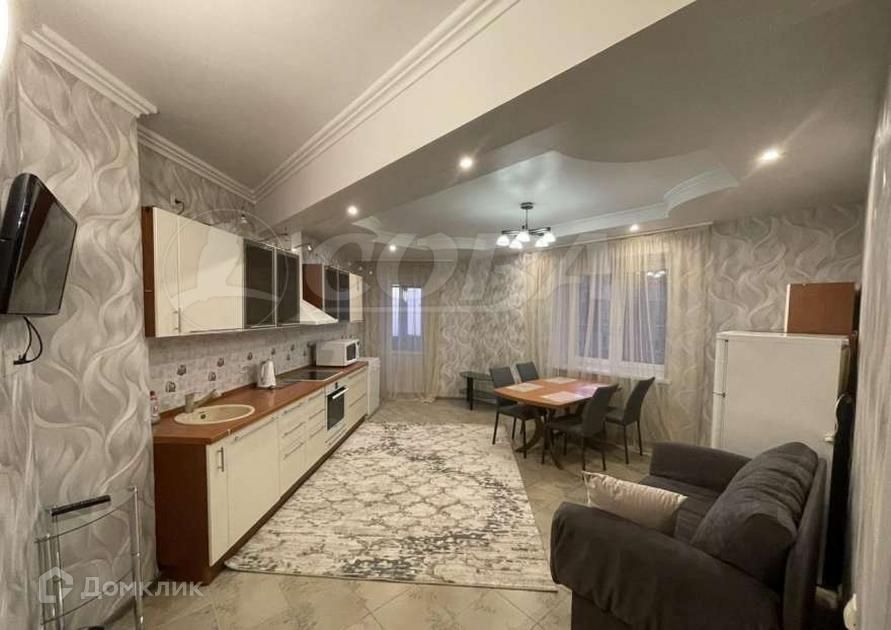 Сдаётся 2-комнатная квартира, 82 м²