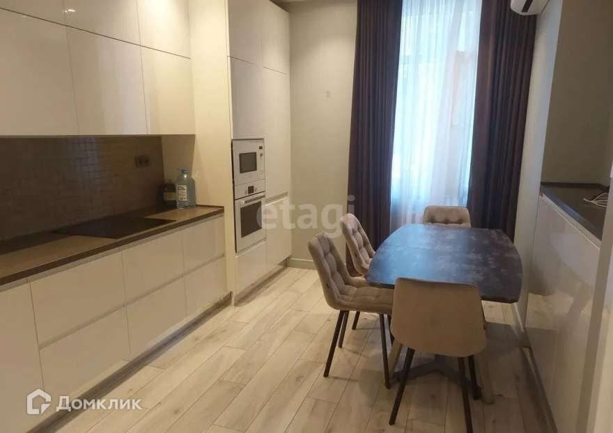 Сдаётся 2-комнатная квартира, 78 м²