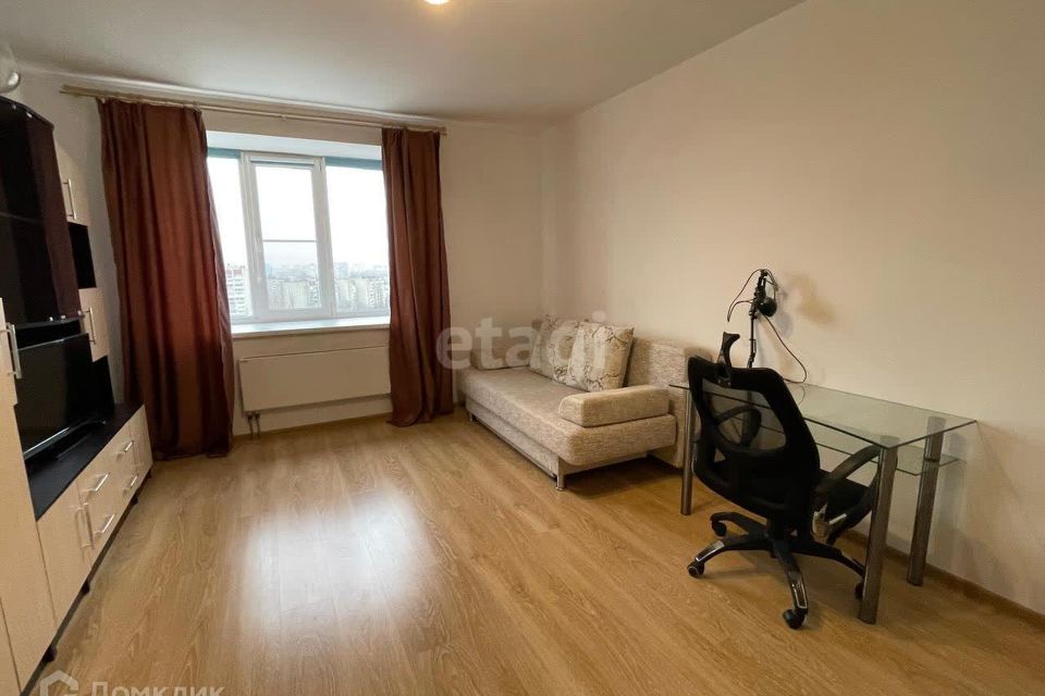 Продаётся 1-комнатная квартира, 43 м²