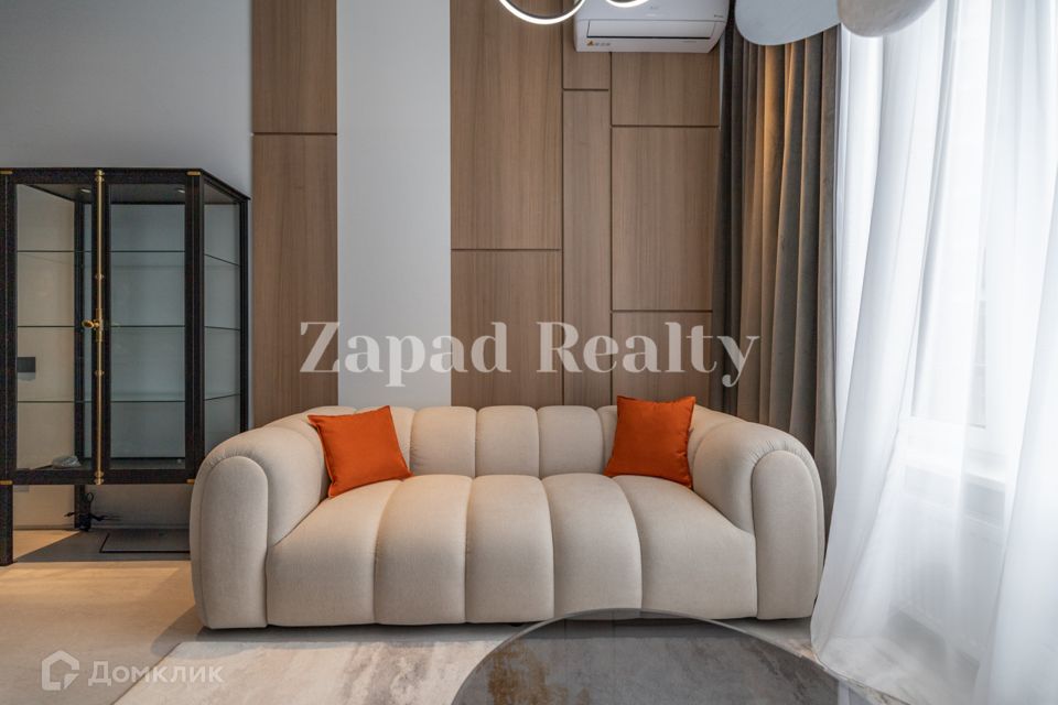 Продаётся 1-комнатная квартира, 43 м²