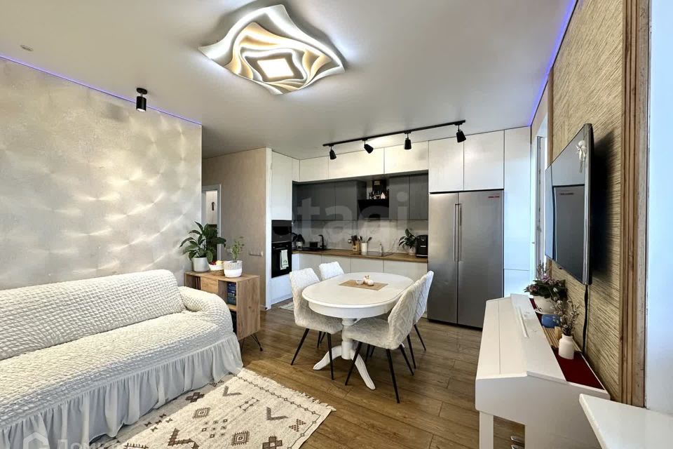 Продаётся 3-комнатная квартира, 77.6 м²