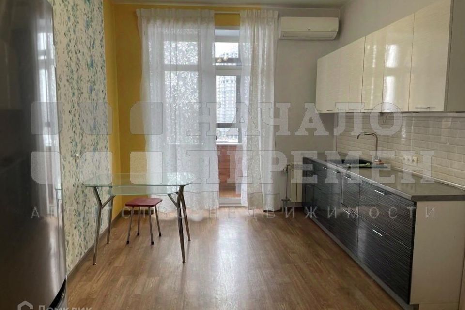 Сдаётся 1-комнатная квартира, 42 м²