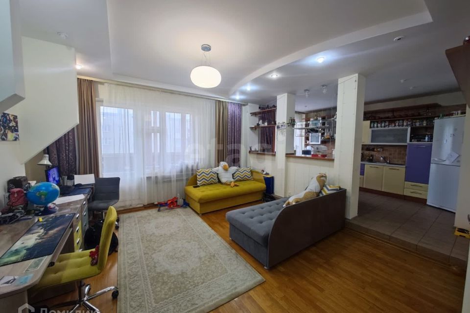 Продаётся 2-комнатная квартира, 82.8 м²