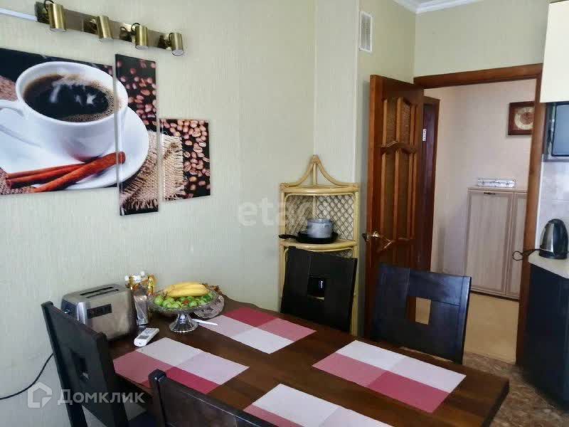 Продаётся 4-комнатная квартира, 81 м²