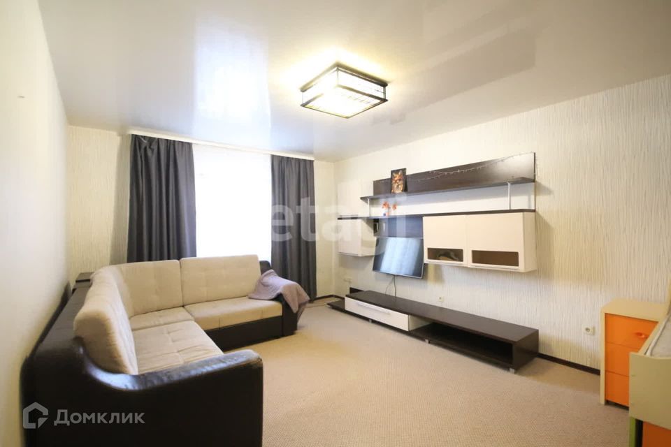 Продаётся 1-комнатная квартира, 56.3 м²