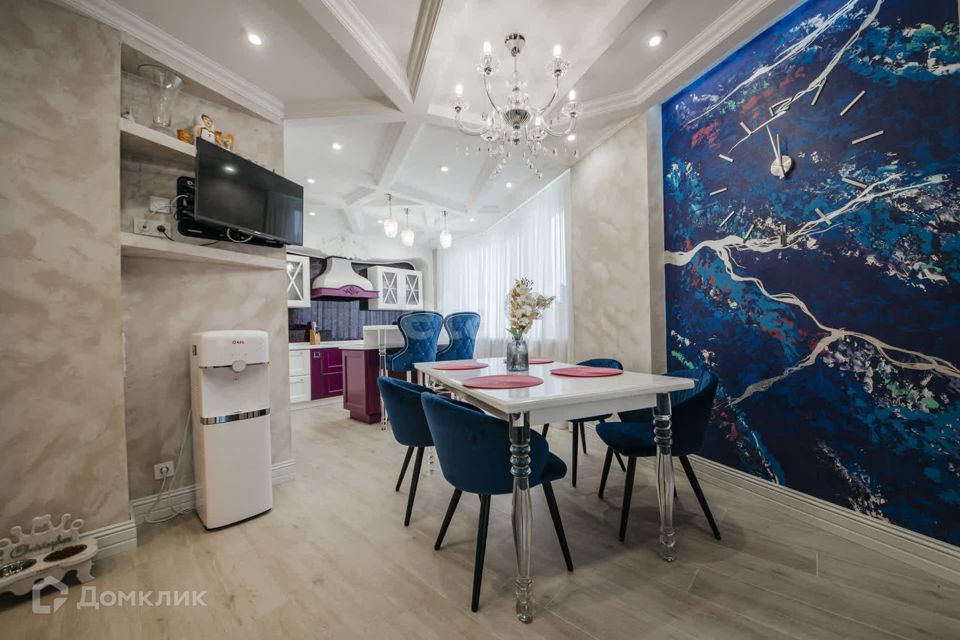 Продаётся 4-комнатная квартира, 115 м²
