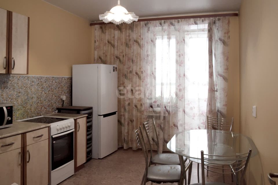 Продаётся 2-комнатная квартира, 59.8 м²