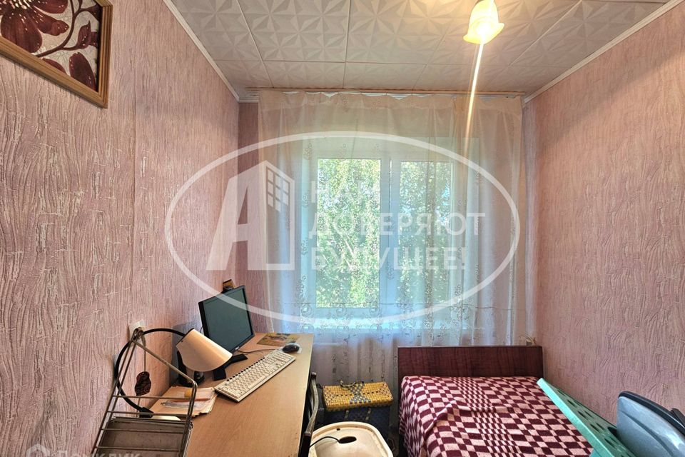 Продаётся 4-комнатная квартира, 61.2 м²