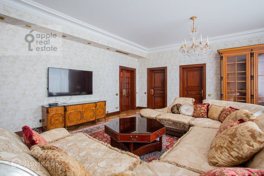 Сдаётся 2-комнатная квартира, 125 м²
