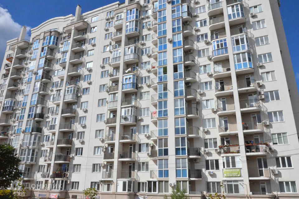 Продаётся 1-комнатная квартира, 56 м²