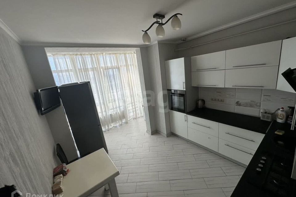 Продаётся 1-комнатная квартира, 46.6 м²