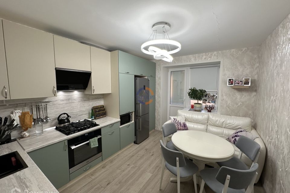 Продаётся 1-комнатная квартира, 42.1 м²