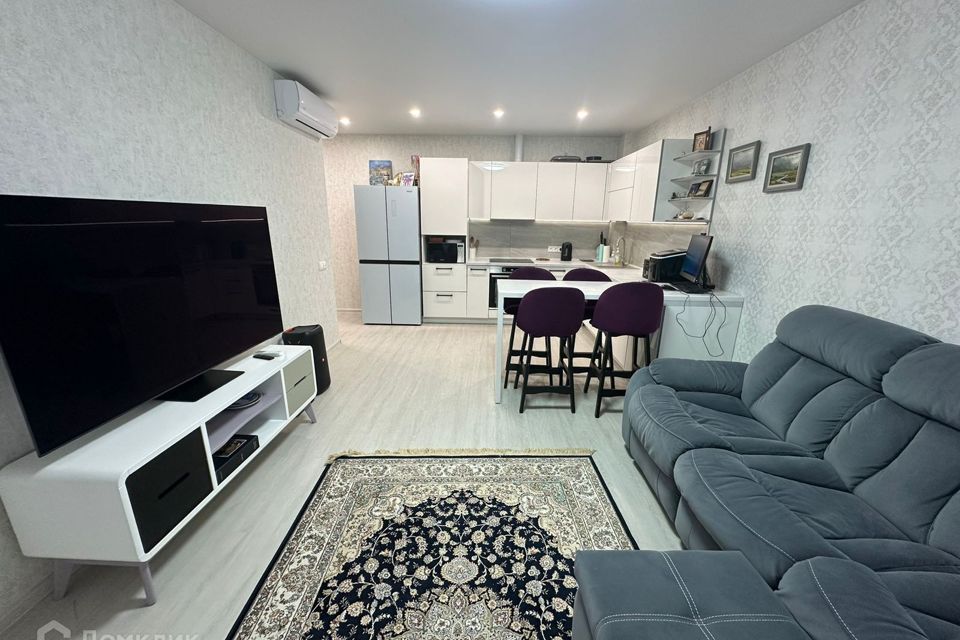 Продаётся 3-комнатная квартира, 97.7 м²