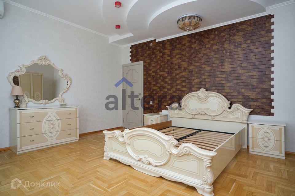 Продаётся 3-комнатная квартира, 117.1 м²