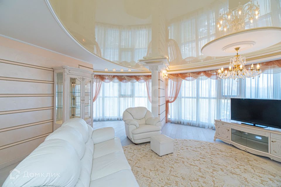 Продаётся 3-комнатная квартира, 120 м²