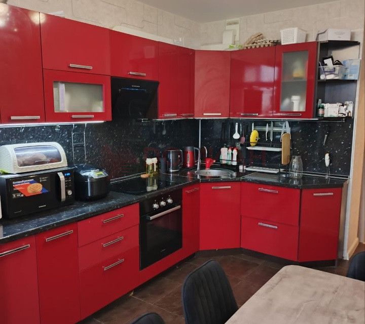 Продаётся 1-комнатная квартира, 49 м²