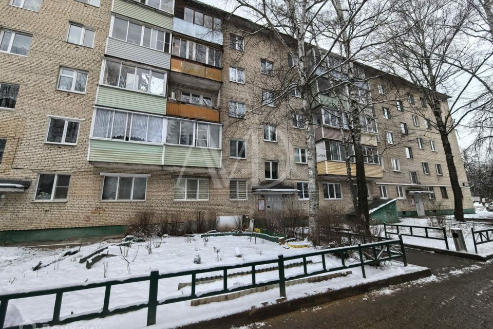 Продаётся 4-комнатная квартира, 61 м²