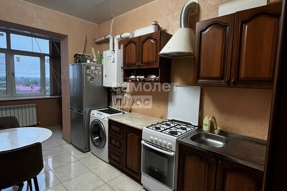 Продаётся 1-комнатная квартира, 42 м²