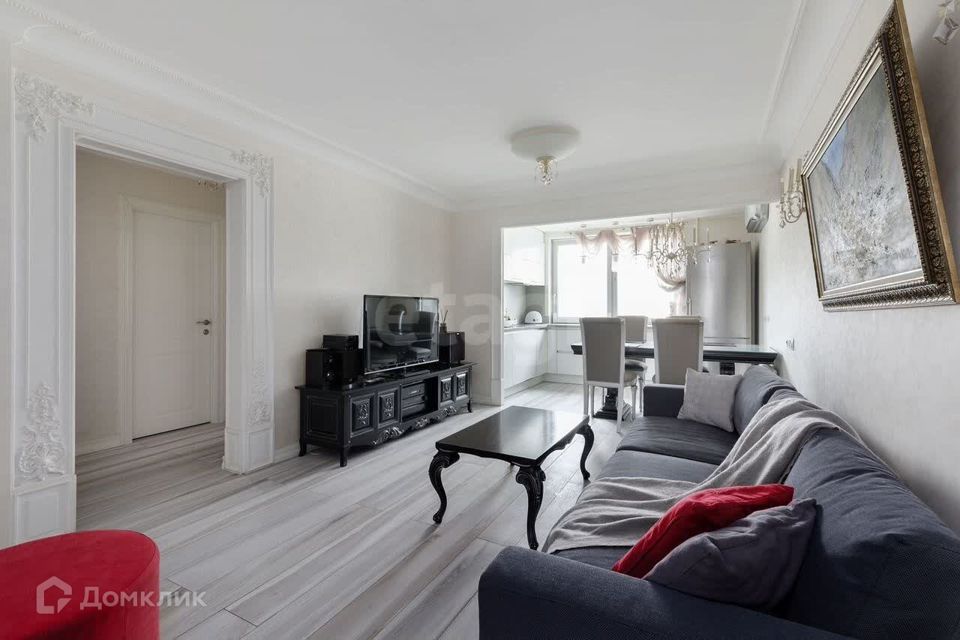 Продаётся 4-комнатная квартира, 90 м²