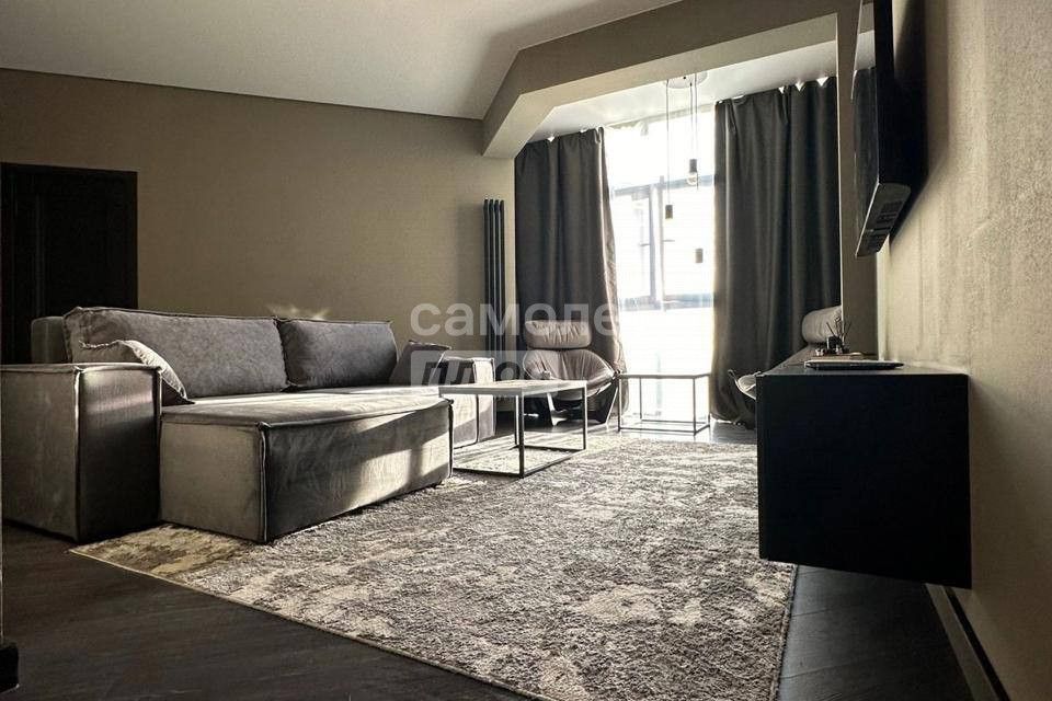 Продаётся 1-комнатная квартира, 71.8 м²
