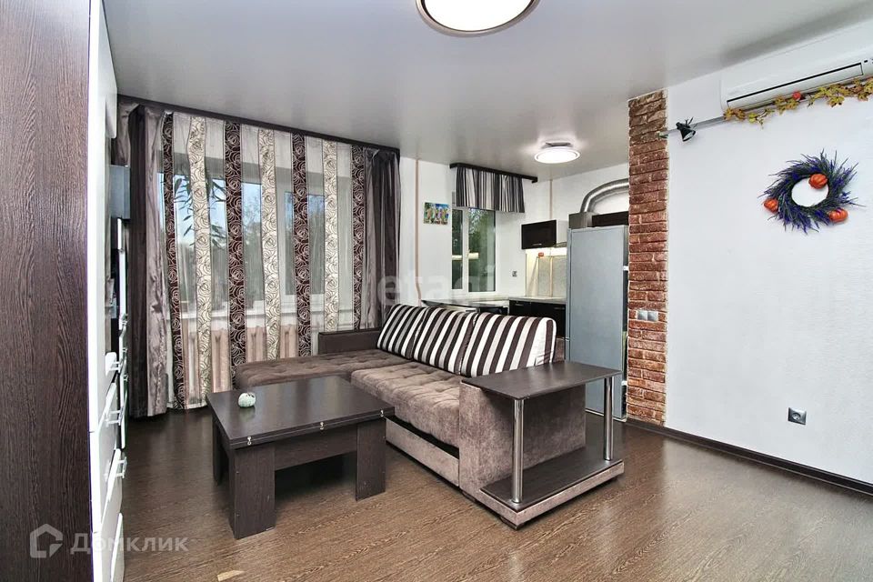 Продаётся 1-комнатная квартира, 42 м²