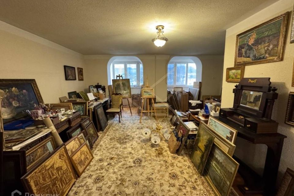 Продаётся 4-комнатная квартира, 160 м²
