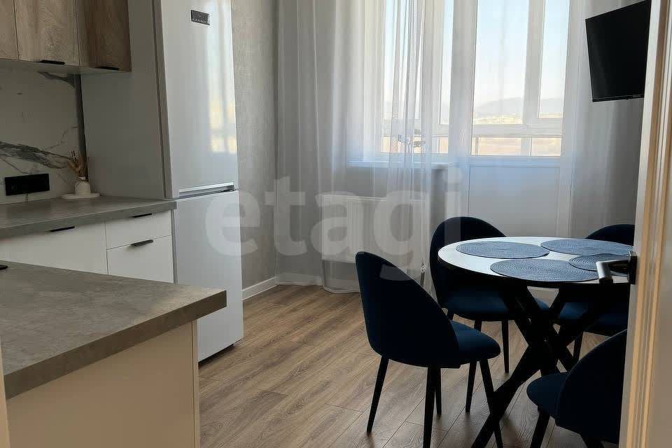 Продаётся 1-комнатная квартира, 37.7 м²