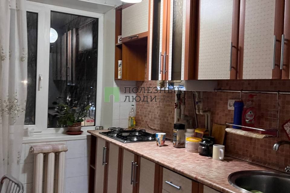 Продаётся 4-комнатная квартира, 60.9 м²