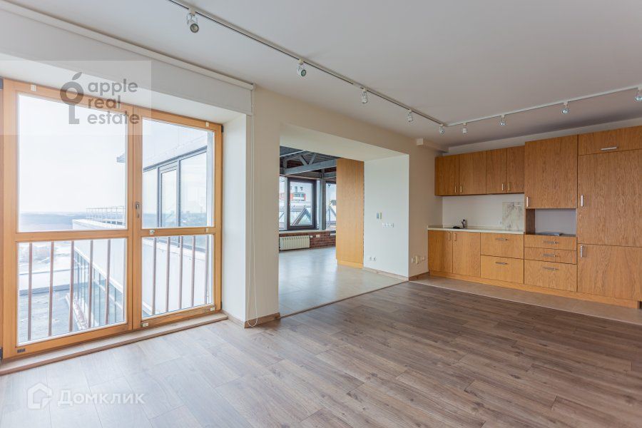 Сдаётся 5-комнатная квартира, 300 м²