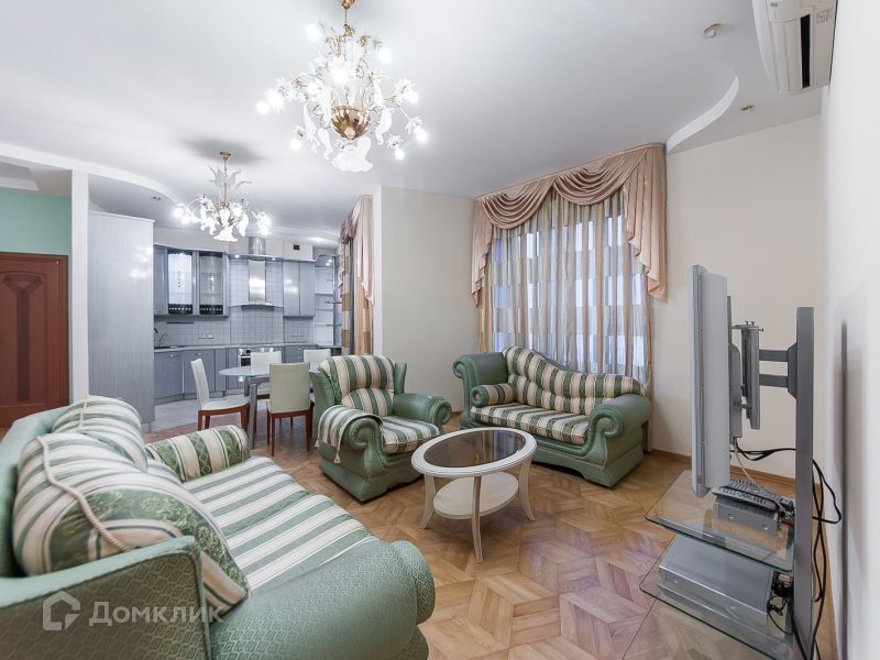 Сдаётся 3-комнатная квартира, 140 м²