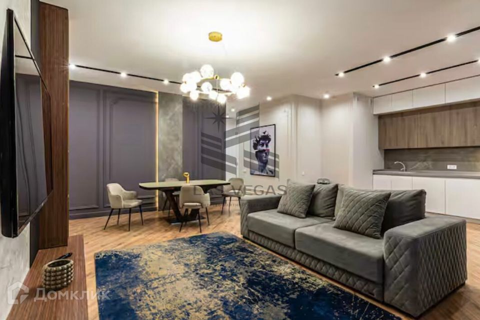 Сдаётся 2-комнатная квартира, 65 м²