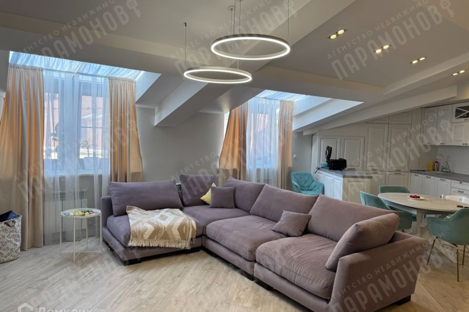 Продаётся 3-комнатная квартира, 101.7 м²