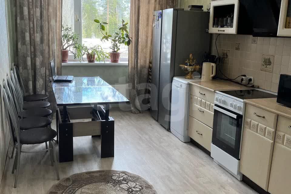 Продаётся 3-комнатная квартира, 66.7 м²