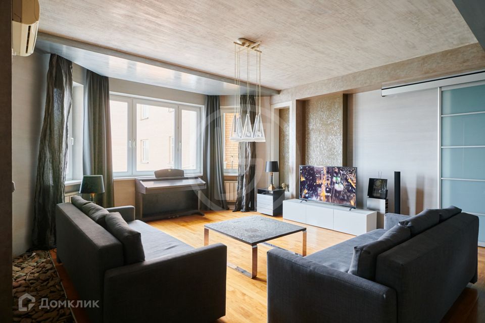 Сдаётся 4-комнатная квартира, 121 м²