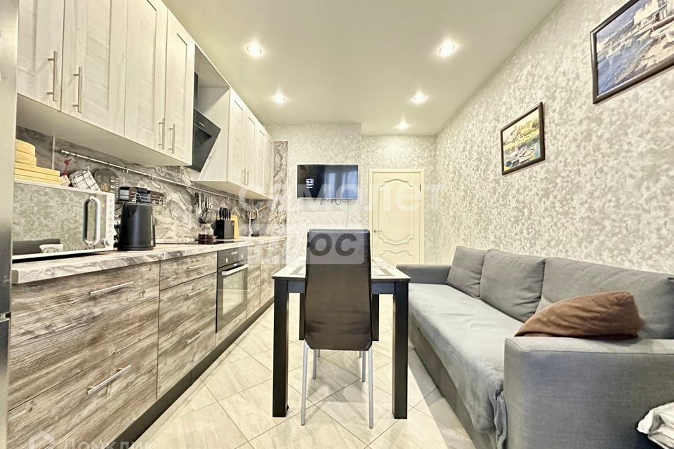Продаётся 2-комнатная квартира, 59.8 м²