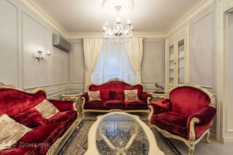 Продаётся 3-комнатная квартира, 108 м²