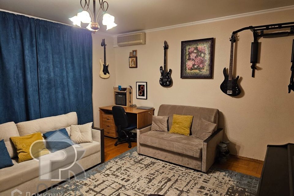 Продаётся 2-комнатная квартира, 65.4 м²