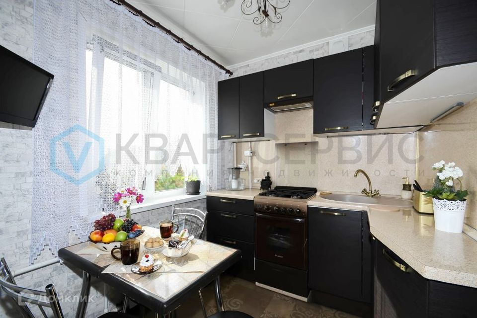 Продаётся 4-комнатная квартира, 60 м²