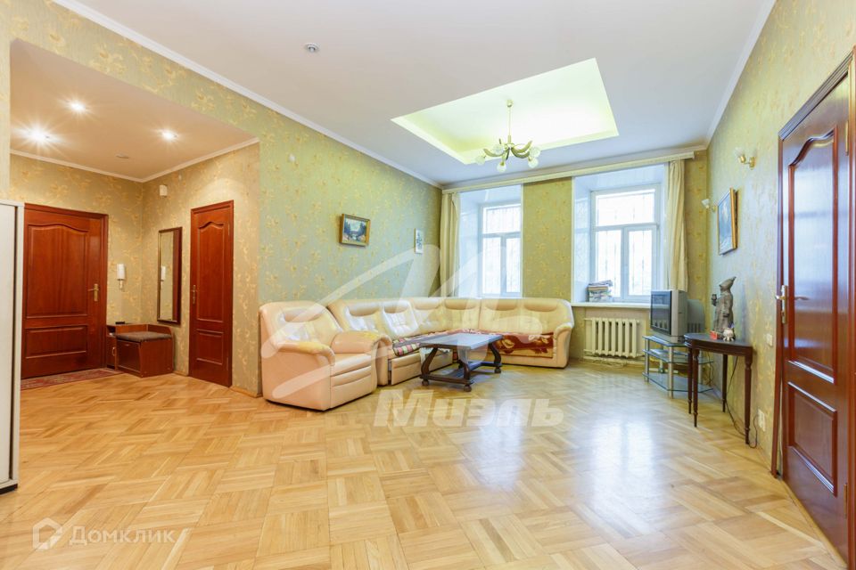 Продаётся 5-комнатная квартира, 130 м²