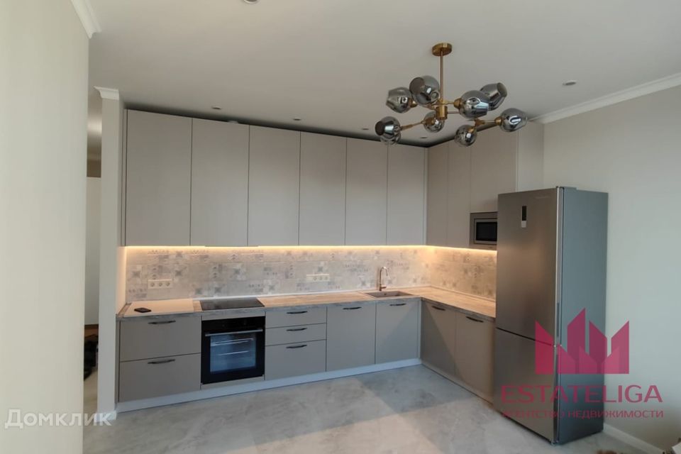 Сдаётся 2-комнатная квартира, 76 м²