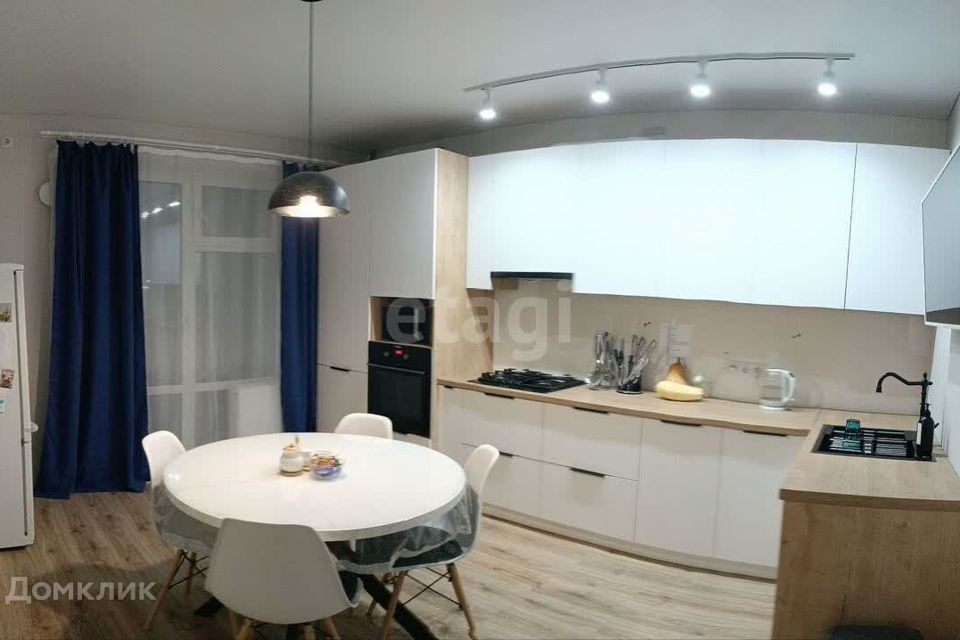 Продаётся 2-комнатная квартира, 65.9 м²