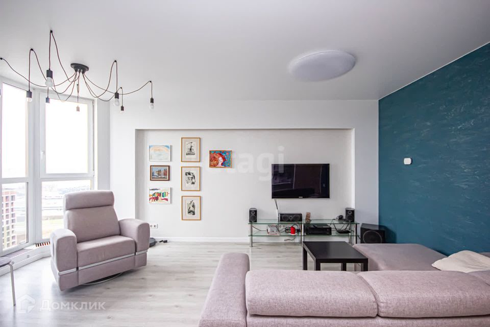 Продаётся 1-комнатная квартира, 67.6 м²