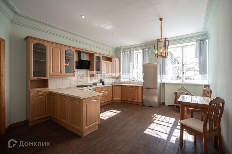 Сдаётся 3-комнатная квартира, 153 м²