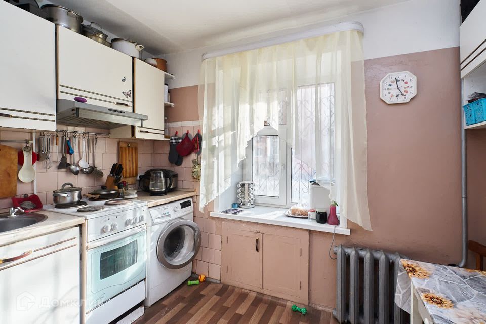 Продаётся 4-комнатная квартира, 70 м²