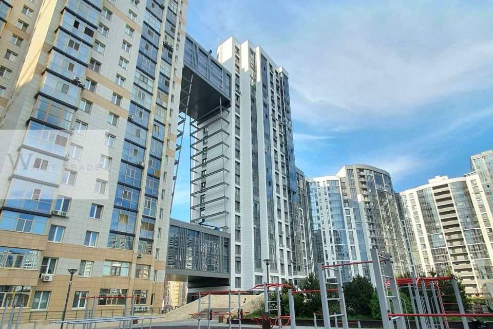 Продаётся 2-комнатная квартира, 100 м²