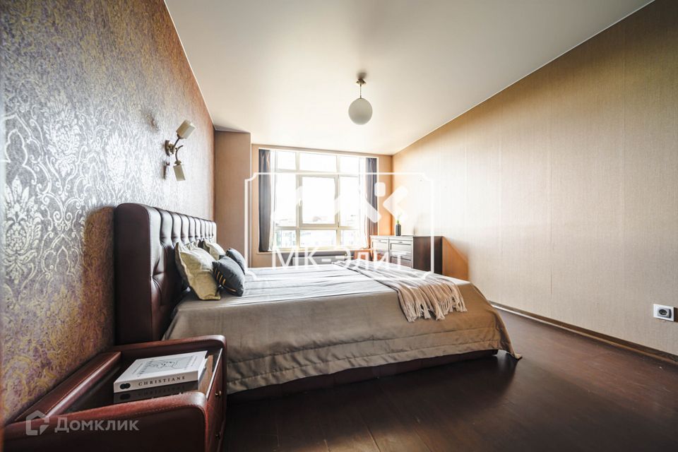 Продаётся 3-комнатная квартира, 133.3 м²