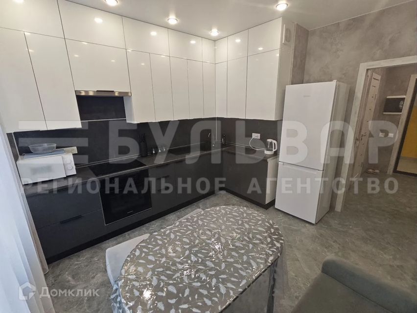 Сдаётся 2-комнатная квартира, 56 м²