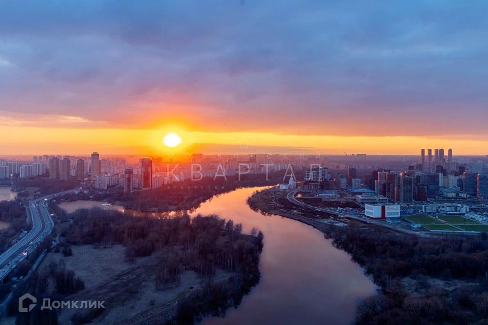 Продаётся 3-комнатная квартира, 140 м²
